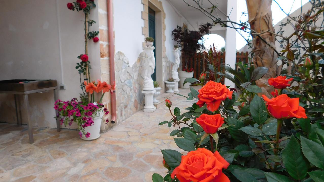 Villa Raggio Di Sole Parcheggio Privato Porto Cesareo Exterior foto